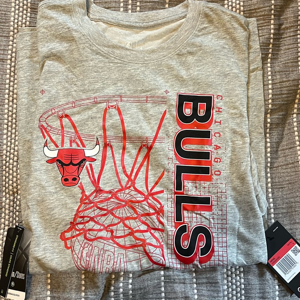 Gray Nike Chicago Bulls T-shirt, Men’s size L